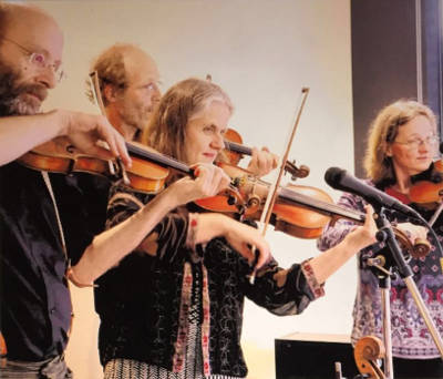 Bandfoto Four Fiddlers